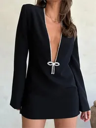 Сексуальные глубокие V-образные луки бриллианты, блестящее платье черное сращивание с сплайсингом с длинным рукава