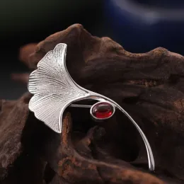 Schmuck 925 Sterling Silber Broschen für Frauen rot Granatstein Ginkgo Blatt Anhänger Brosche Pin Männer Anzug Accessoires Ungewöhnliche Geschenke