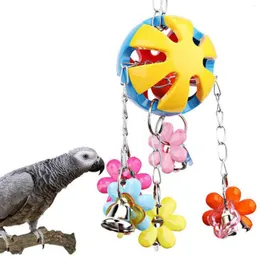 Другие птицы поставляют игрушку попугая красочный мяч с колоколом для Cage Chue, играя на тренировках, висящие маленькие попугаи