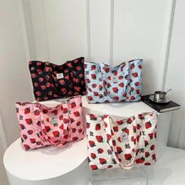 Bolsas de ombro fofas de morango cereja impressão de sacola casual bolsa de grande capacidade Bolsa estética Nylon Grocery para mulheres