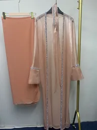 Luxus Abayas Set für Frauen zwei Stück ohne innere Kleider Dubai Robe mit Hijab Perlengürtel 2024 Design Kaftan Muslim Set 240422