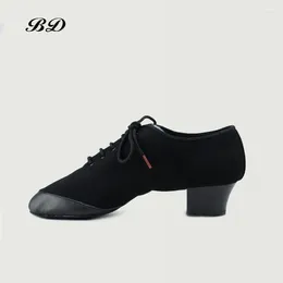 Sapatos de dança BD 457 Latin Ballroom Men Sapato Modern Jazz Profissão Sweat Inside Breathable Não cansado de alto custo de desempenho