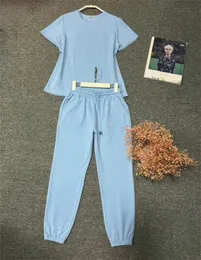 Sommar Nya kvinnors träningsdräkter Luxury Brand Casual Sports Suit T-shirts Pants 2 Piece Set Designer Högkvalitativ ren bomullsspårar LM88