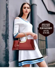 New European Fashion Women's One Shoulder Wedding Bag Bright Lacquer Leather Carrying Ring Cross Shoulder Handheld Bridal Bag