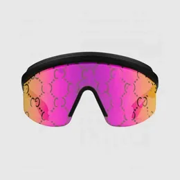 Maschera di design di lusso Sunglass Glassa Beach Outdoor Operali da sole personalizzati Stile di moda integrati Stile passway Occchiali da Sole 1477S 9ofW