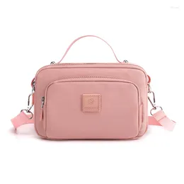 Axelväskor 2024 Fashion Messenger Bag Kvinnors nylonduk handväska stor kapacitet liten crossbody för flicka