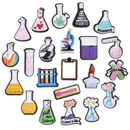 Anime Science Lab Chemistry Charms Hurtowe wspomnienia z dzieciństwa Zabawny prezent Cartoon Charms Bute Akcesoria