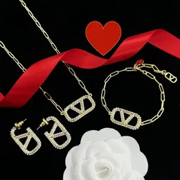 2024 strahlende und farbenfrohe Marke Halskette, strahlende Perlen -Schatzkette, elegante und außergewöhnliche Halskette, Hochzeitsgeschenkdesignerschmuck