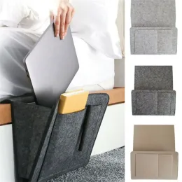 Väskor filt Bedside Storage Bag Organizer Bed Desk Bag Sofa TV Remote Control Hanging Caddy Couch Storage Organizer Bed Holder Pockets