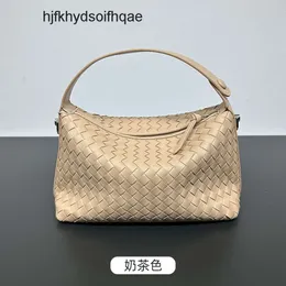 2024 Crossbody Lady Bag Bottegs Purse Venets Küçük Paket Çantalar Yeni Dokuma Öğle Yemeği Kutusu Deri Yastık Bir Omuz Wallace Çanta F Klasik TVBG