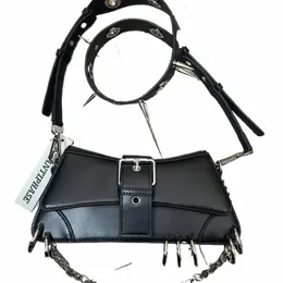 y2k vintage gotisk cool underarm tygväska rivet spik kedja en axel handväska läder rock flickor crossbody väskor n1mg#