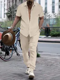 Letnie modne zestawy męskie solidne paski uliczne koszuli krótkie rękawowe Dwie kawałki zestawy Sinia S-3xl 240422