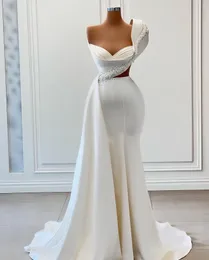 2024 Sexy Gorgeous Mermaid Wedding Dresses Abito da sposa perle perle in rilievo a una spalla in satinata invalizzata in giro per la spiaggia del treno da spiaggia personalizzata Country Plussido de nobu