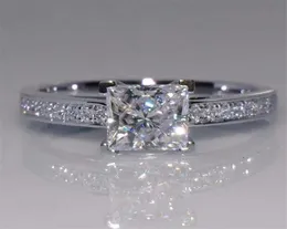 Księżniczka Cut 06ct Lab Diamond Ring Real 925 Srebrny zaręczyny Pierścienie dla kobiet Bridal Charm Party 9859583