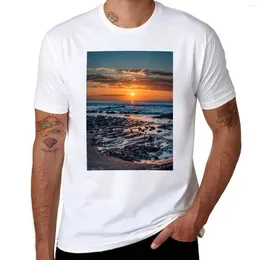 Tanque de tanques masculinos nascer do sol sobre a camiseta oceânica, secagem rápida, camisetas coreanas de moda, roupas de homem, homens