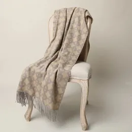 Luxury Brand Designer Blanket Super Fine Pure Lamb Wool Thickening Jacquard Tassel Fleece Throw Blankets For Home Travel 240422