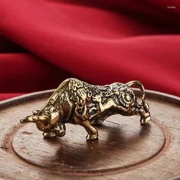 Dekoracyjne figurki mosiężne Lucky Bull Fighting Statue Dekoracja Dekoracja Ozdoby Miniaturowe Zwierzęta Miniaturowe Przynieś bogate biurko biurowe