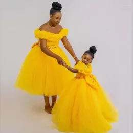 Partykleider gelb afrikanischer Abschlussball von der Schulterrüschen Länge Frauen Kleid Big Bow Abendkleider Ony verkaufen Mutter