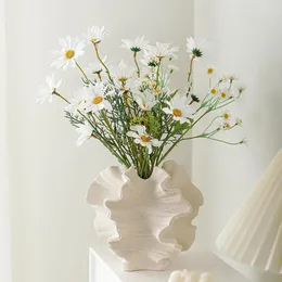 Vasos 1PCS Vaso de coral de cerâmica Arte nórdica bege contêiner fosco para pampas de flores Decoração de peças centrais da sala de estar