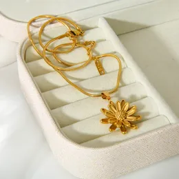 Ins 18k guld dubbelskikt liten tusensköna hänge halsband rostfritt stål blommesmycken