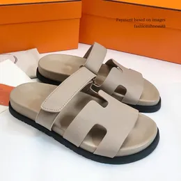 Läder skarvning av high-end tofflor par sandaler utomhus fritid turism strandskor lyxdesigner nya herr- och kvinnors skor en linje tofflor storlek 35-45 +låda