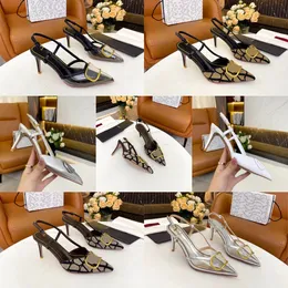Summer Designer Heel New Rivet High-Heeled Shoes Dress Shoes Women Naken Color Patent Leather Shallow Mouth Toe Sexy Party 35-41