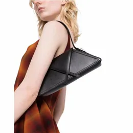 2023 FI ARMPIT BAG DESIGNER Handväska Ins Style Persality Trapezoidal Baguette Bag Woman Handväska Flap Pures Pochette 43Q0#