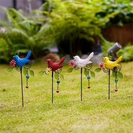 Figurine decorative Passa da giardino per uccelli in metallo con statua di decorazioni fogliare per esterni all'esterno della chiesa del cortile arredamento appeso