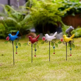 Dekorative Figuren Metall Vogelgarten Pfahl mit Blatt- und Blumendekoration Statue für draußen im Freien Hinterhofkirche Hängende Dekoration