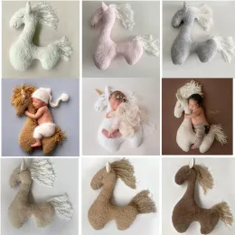 Puppen 2022 Neugeborene Babyfotografie Requisiten Accessoires Pferd posieren Kissenkissen Einhornspielzeug für Bebe Boys Mädchen Fotofotoshooting Studio