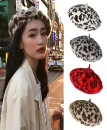 Berets French Style Fashion Leopard Print Beret Winter warmes Haar weiblich Vintage Soft Beanie Hat16340066