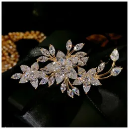 Brooches For Women Floral Design Exquisite Romantic Wedding Bride Costume Jewelry Crystal Brooch Pin Fine Valentines Day gift 240412