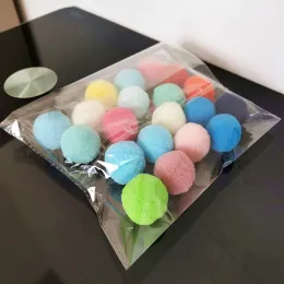 Spielzeug 10/20pcs Plüsch Ball Katzenspielzeug farbenfrohe Katzenspielzeug kreativer interaktiver Bouncy Ball Lustige Innenkätzchen Kugeln Kauen Spielzeugkatze Vorräte