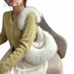 LEFTSIDE LITT FAUX FUR Women Chain Shoulder Bags 2023 Korean FI Plush Handväskor och Purses Soft Warm Winter Underarm Bag R48i#
