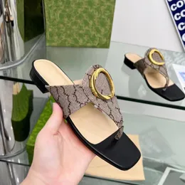 Lyxiga tofflor kvinnor heta berömda högkvalitativa flip flops platt sandaler för strandkomfort tofflor chypre sandal designer skjutreglage sommar verklig läderstorlek 35-41