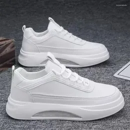 Scarpe casual 2024 Autunno Spetta unica versatile Sport Sports Board Leisure Air Cushion Small White Trendy