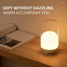 Tischlampen 1PC Outdoor Camping tragbare Lampe Mini Fernbedienung RGB Siebenfarben Ambiente Licht Nacht