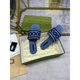 Europe Luxus Slipper Denim Denim Slide Summer Fashion Weit flacher Slipper mit dicken Sandalen Männer Frauen Designerschuhe Flip Flops Slipper Innenfrühling und Herbstfresser