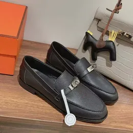 2024 التصميم الفاخر كيلي loafer أحذية عارضة أحذية الصيف المشي قسرة المتسكعون نساء وردي balck الماعز الأزرق الأزرق مع كيلي بوكلي فستان جلد أصلي أكسفوردس