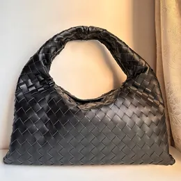 Weave Hand Bag Tote Bag designer handväska underarm axelväska lop hobo väska kalvskinn läder korsbodik väska stor kapacitet shopping väska fast färg rese väska svart