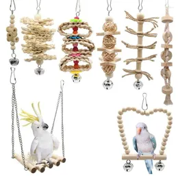 Другие птицы поставляют попугайные комбинации игрушек, набор среды обитания качание деревянная цвето