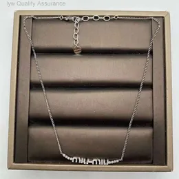 Progettatore di collana per donna Mui Mui Luxury Butterfly Necklace Famille Miao New Lettera