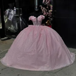 Rosa glänzender Schatz Quinceanera kleidet sich von Schulterpaillettenanwendungen Bow Chapel Zug Korsett Prom Vestido de Debutante 15 Anos