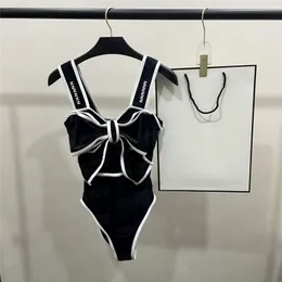 Tasarımcılar Seksi Bikini Kadınlar Bodysuit Mayo Tasarım Mektubu Omuz Kayışı Mayo Nefes Alabilir Mayo Plaj Giyim