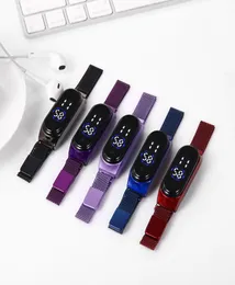 New Magnet Creative Student Watch Fashion Wirst Watch Milan с Led Touch Electronic Watches2095247