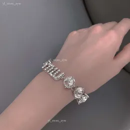 Collane Nuova Mui Mui collana di fascia alta catena di moda in lettera M Lusurio Temperamento Luce Mui Luxuria Bracciale Rinestone collana sociale 2021