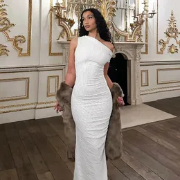 Parti Elbiseleri Fransız Beyaz Tek Çizgi Boyun Balo Elbise Doku Pileli Omuz elbisesi Seksi Eğik Elastik Akşam Cobles