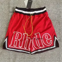 Designer Short Fi Casual Casual Shorts de praia High Versi rhude letra bordada malha cortada arco -íris calças sanitárias femininas anti -Amer 908