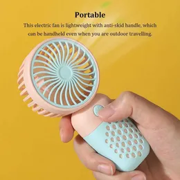 Outros aparelhos Mini Electric Fan Handheld Fan Desktop Air Colling Ferramenta fornece energia legal para estudantes de negócios de viagens ao ar livre da família J240423