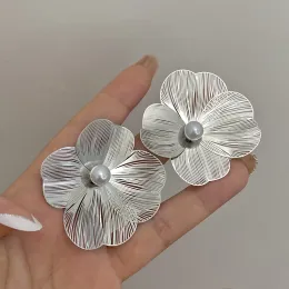 Küpeler Aensoa Absered Charm Boş Gümüş Renk Büyük Çiçek Küpe Modaya Gizli İmitilmiş İnci Çiçek Küpeler Kadınlar Kız Kız